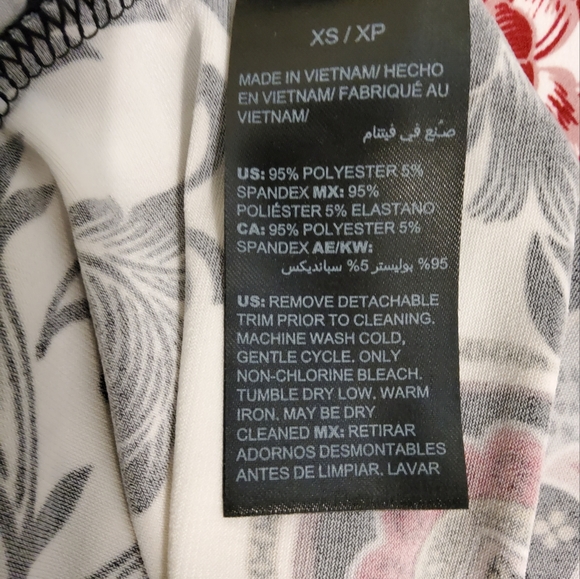 NWT! White House Black Market Paisley Print Keyhole Sheath 3/4 Sleeve Size XS - Picture 10 of 10